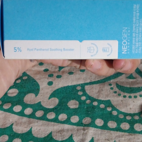 NWB... NEOGEN real Hyal Panthenol serum - Picture 2 of 5
